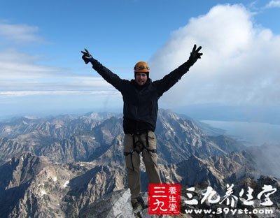 登山时要结伴而行